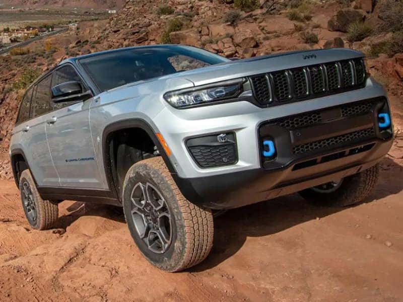 Customize the legendary 2023 Jeep Grand Cherokee near New Braunfels TX