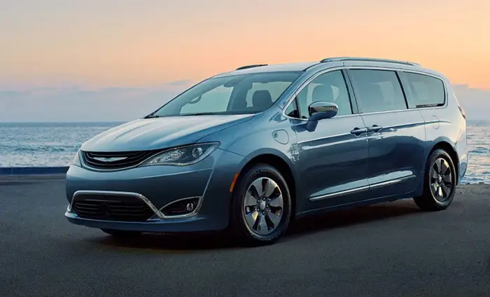 2017 Chrysler Pacifica Hybrid Awarded Utility Vehicle of the Year