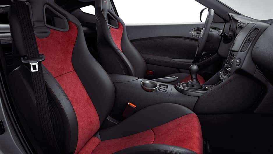 Interior Features of the New Nissan 370Z at Garber in Saginaw, MI