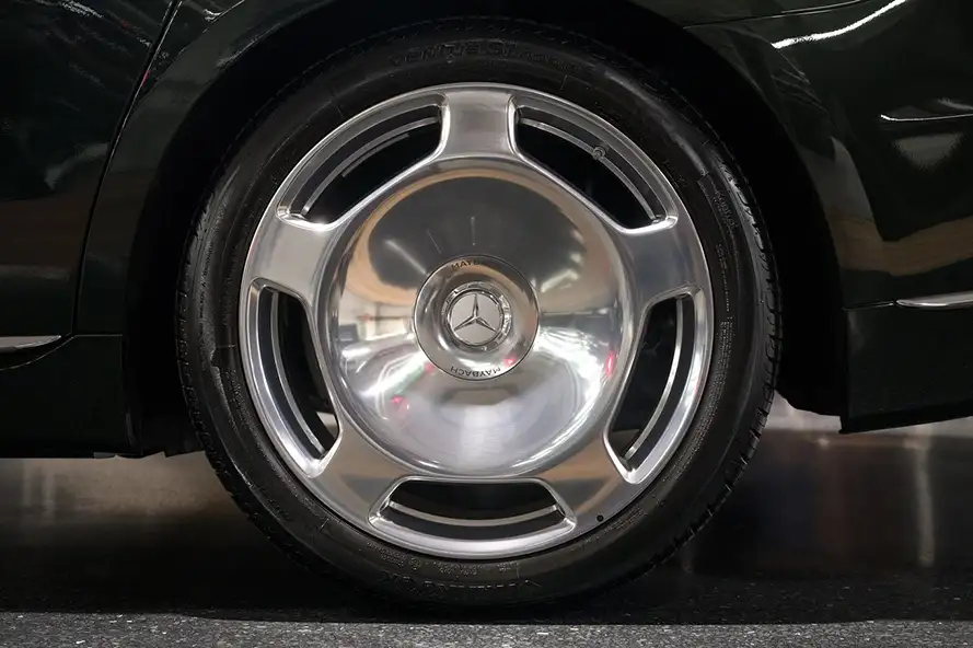 Mercedes-Benz Maybach Tire and Wheel