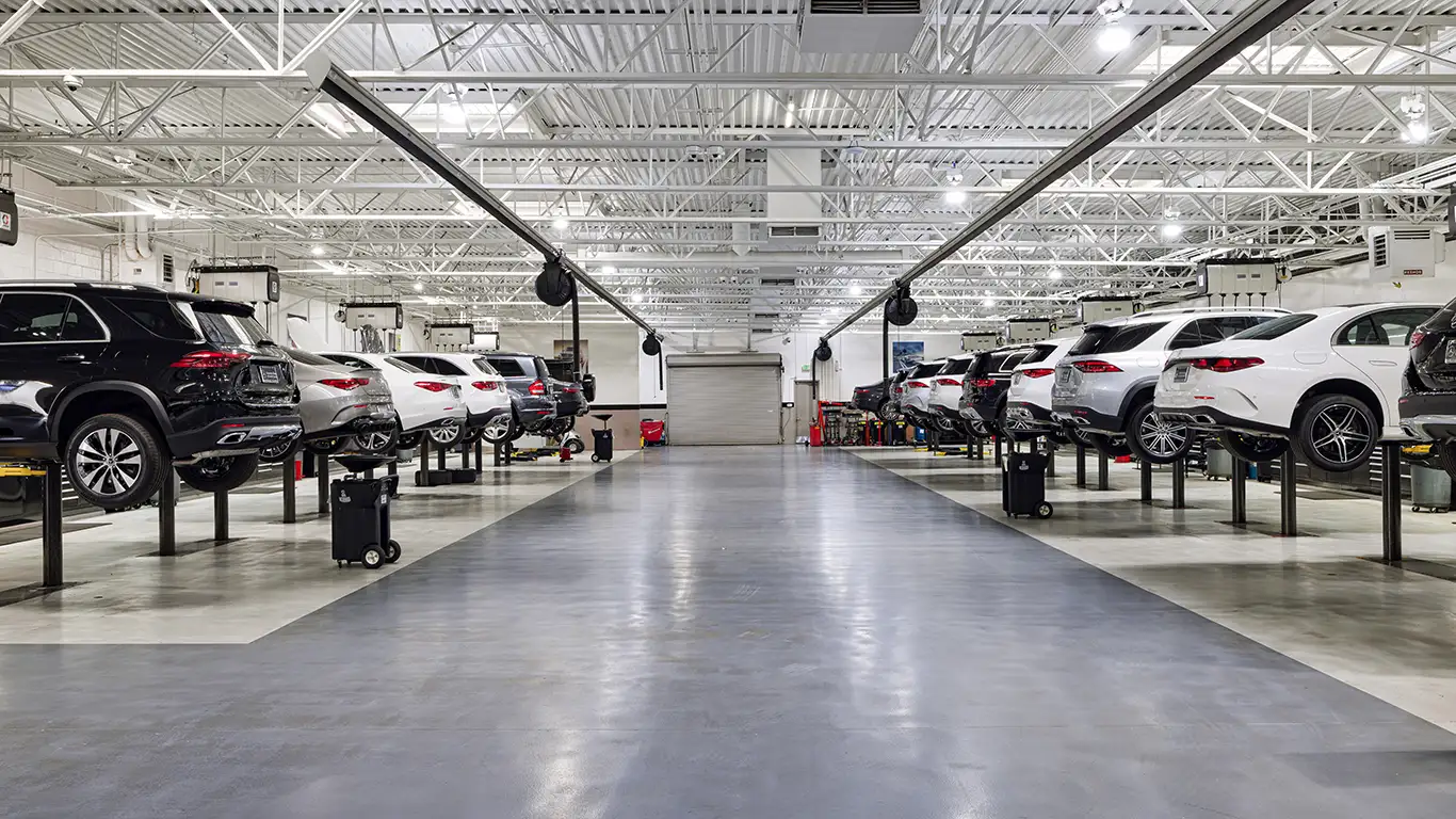 Mercedes-Benz of Foothill Ranch Service Bays
