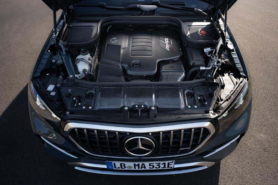 Mercedes-AMG GLE 53 HYBRID road presence and performance stance