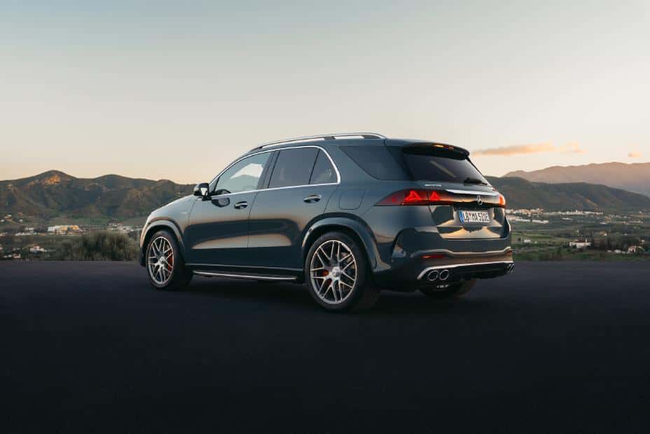 Mercedes-AMG GLE 53 HYBRID performance-focused side profile