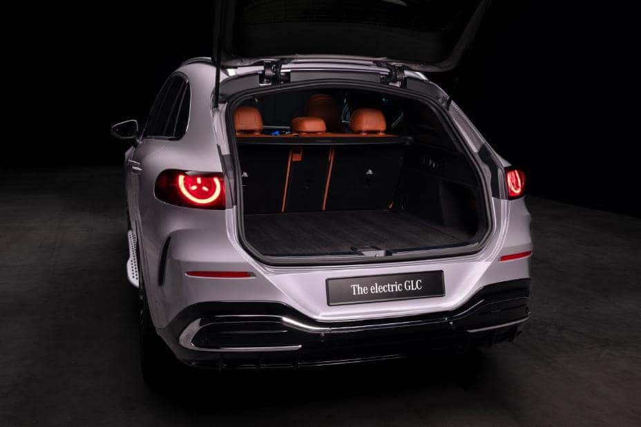 All-new electric Mercedes-Benz GLC cargo area