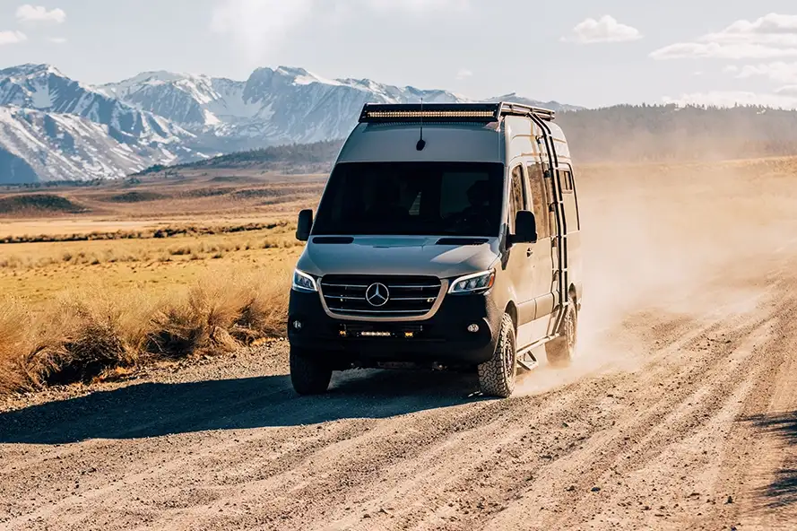 Sprtiner Van Driving