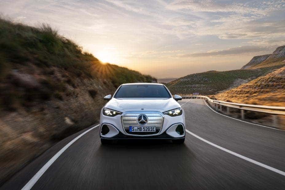 2027-Electric-C-Class-Driving-Straight-Grill