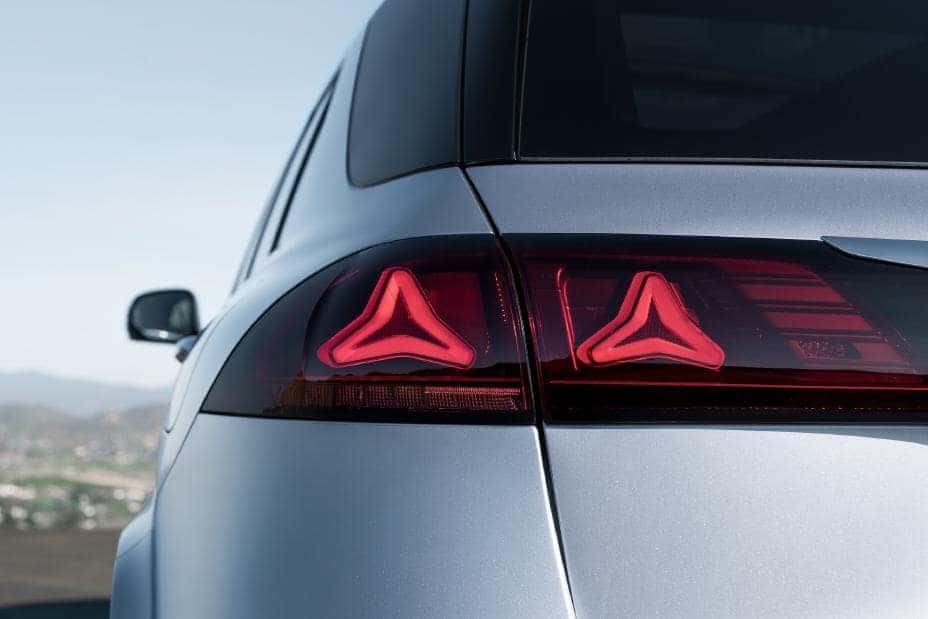 2027 Mercedes-Benz GLE rear design with star-inspired taillamps