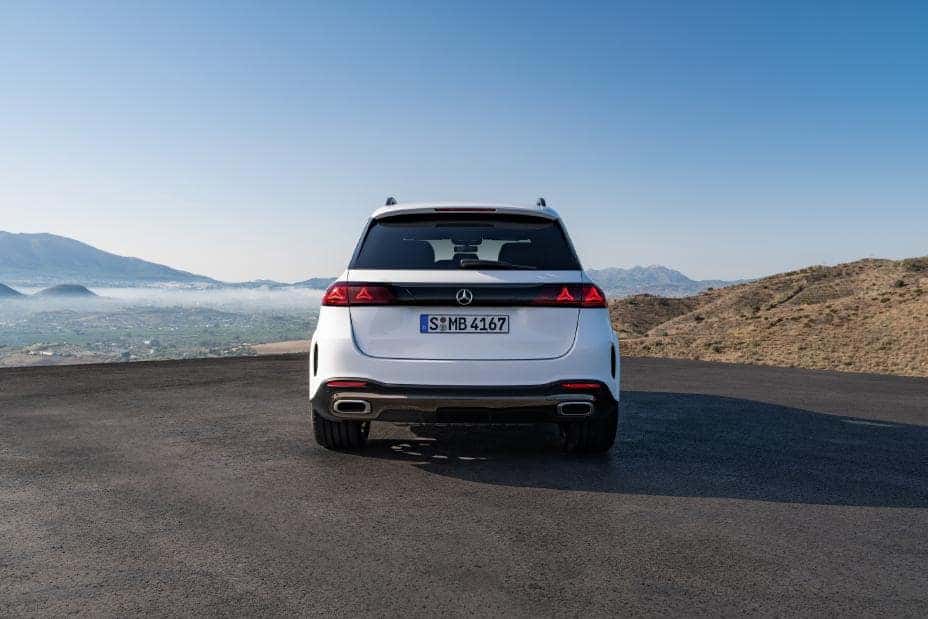 2027 Mercedes-Benz GLE lifestyle image for Orange County drivers