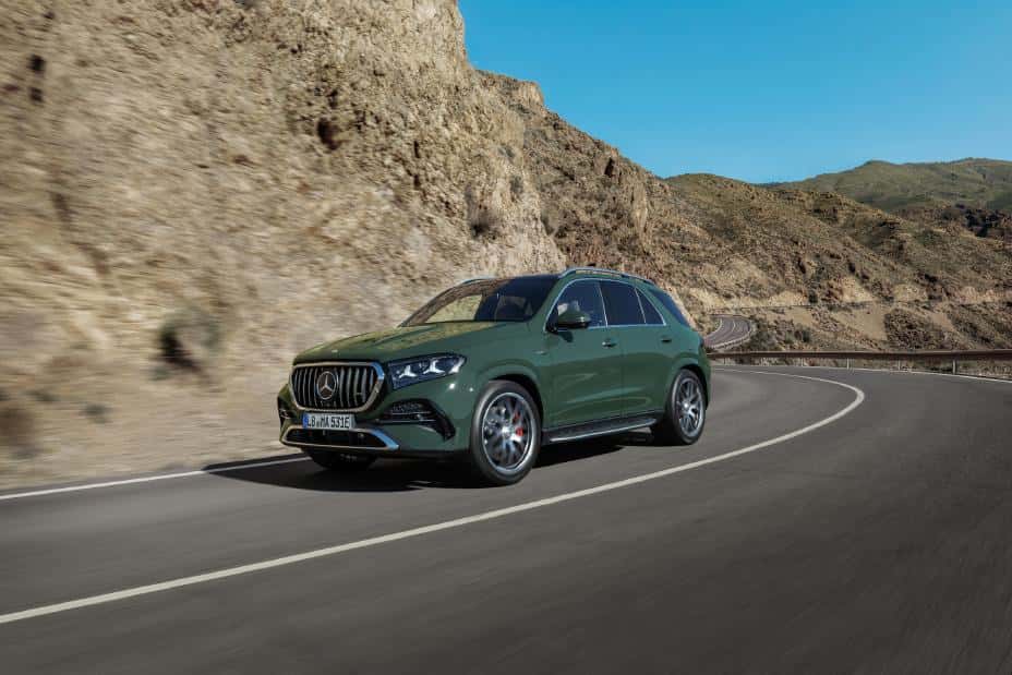 Mercedes-AMG GLE 53 HYBRID front three-quarter view