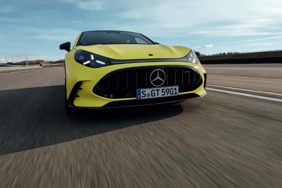 2027-Mercedes-AMG-GT-4-Door-Coupe-Front-Driving