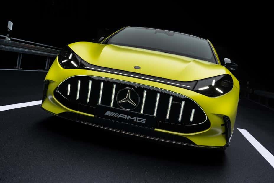 2027-Mercedes-AMG-GT-4-Door-Coupe-Parked-Grill