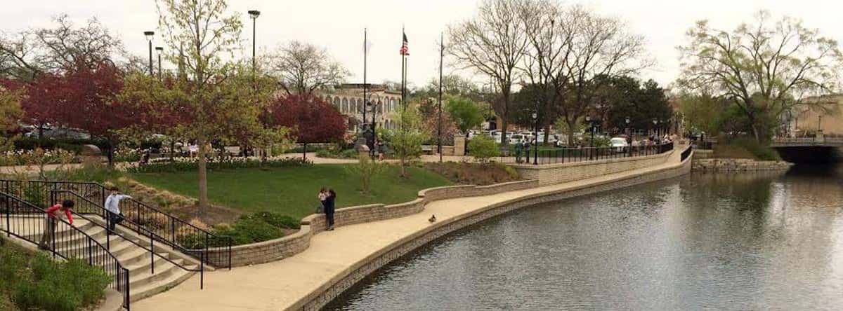 what-to-do-at-the-naperville-riverwalk