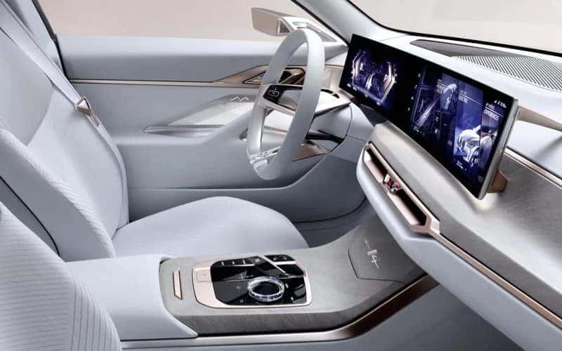 https://di-uploads-pod4.dealerinspire.com/perillobmw/uploads/2021/01/BMW-I4-Interior-Features.jpg