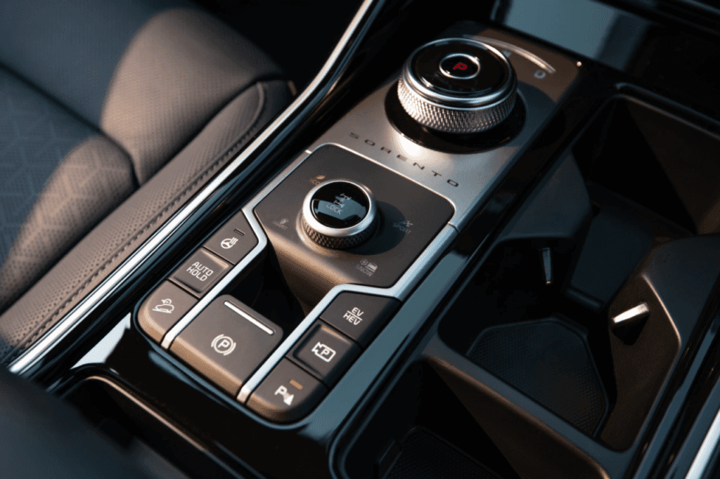 2024 KIA Sorento Plug-in hybrid middle console