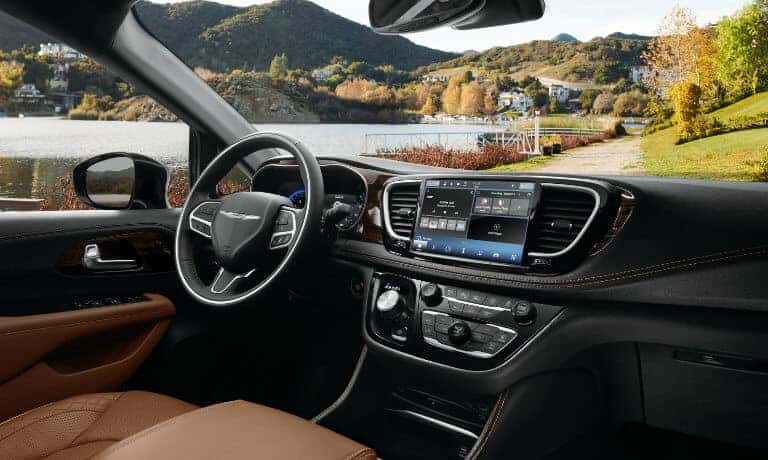 2022 Chrysler Pacifica Hybrid interior front seating