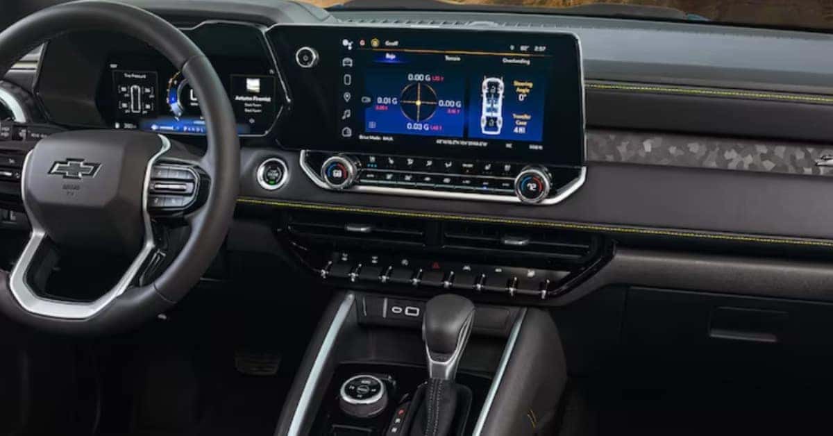 2023 Chevrolet Colorado Dashboard and Technology