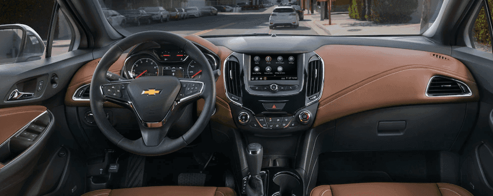 2019 Chevy Cruze Interior in Black and Brown