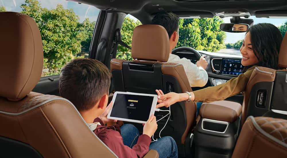 A family traveling in a 2023 Chrysler Pacifica Pinnacle.