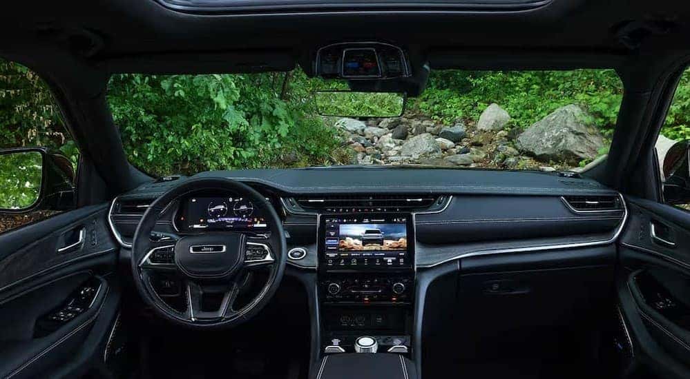 The black dash in a 2025 Jeep Grand Cherokee L for sale.