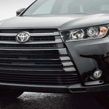 2017 Toyota Highlander SE AWD Midnight Black Metallic Front End