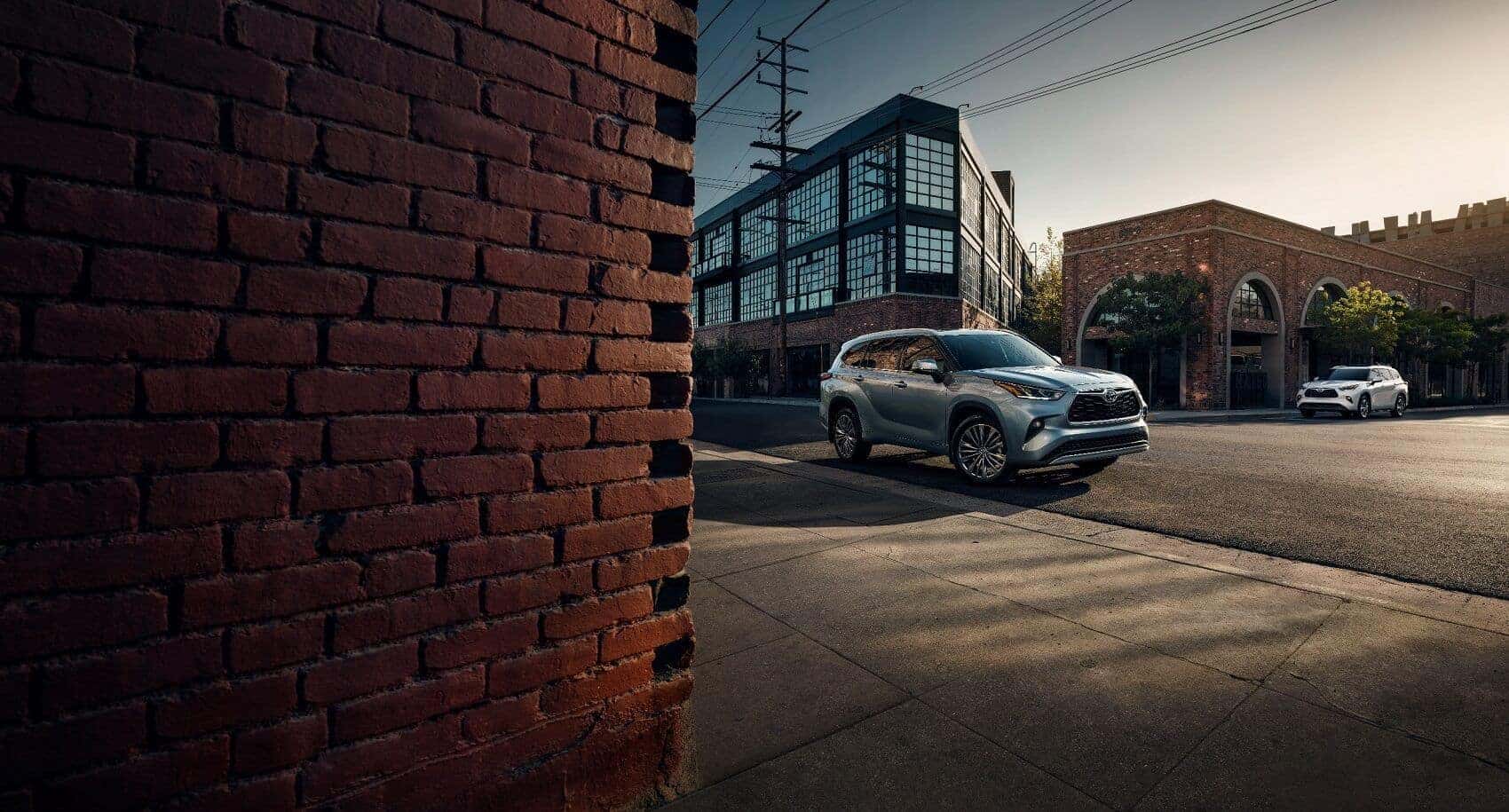 Toyota Highlander in the City