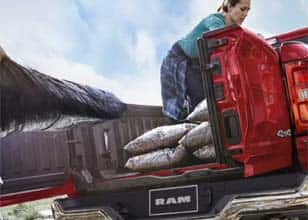 AVAILABLE MULTIFUNCTION TAILGATE
